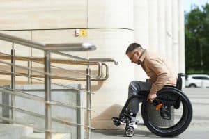 solucion para subir escaleras con silla de ruedas