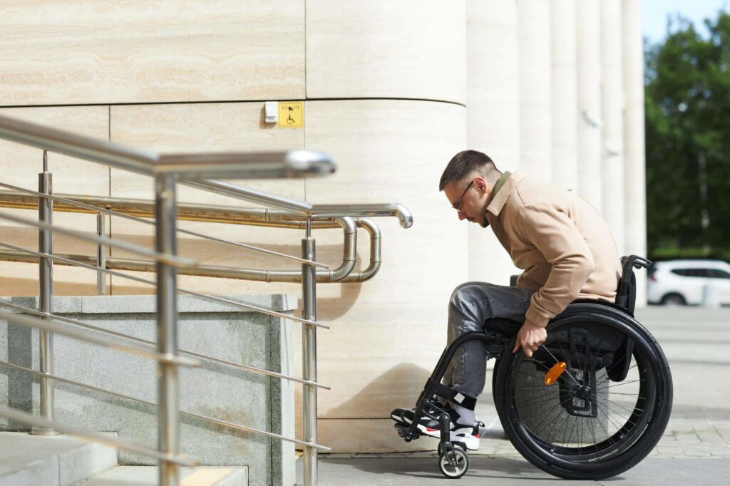 solucion para subir escaleras con silla de ruedas